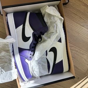 Jordan 1 retro high court purple white - never worn